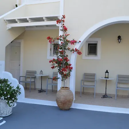 Kiklamino Sunset Apartmanhotel Ía